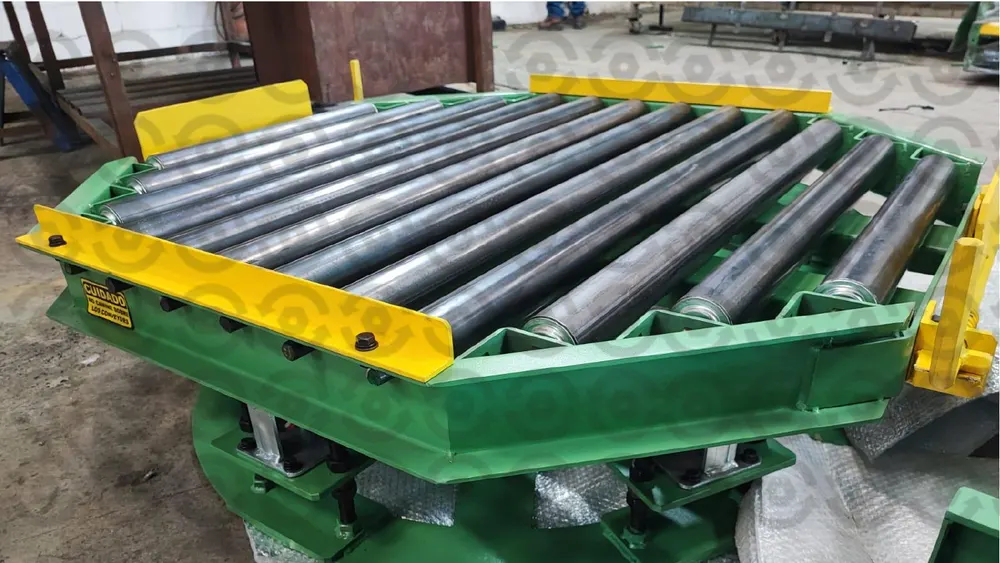 Conveyor tipo tornamesa de rodillos para cambiar de dirección cargas pesadas